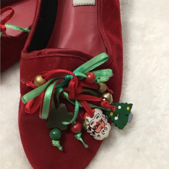 Woman’s size 6 Carriage Court, Christmas red slip on shoes - Picture 2 of 6